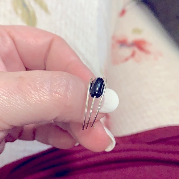 NEW: CHIC & STYLISH•ONYX GEMstone•Adjustable•Silver Wrapped Ring•Unisex Jewelry - Picture 12 of 16